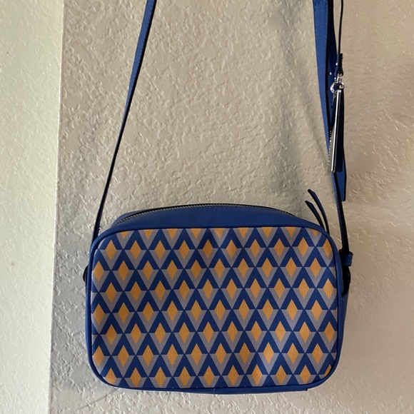 Vince Camuto Handbags - Vince Camuto